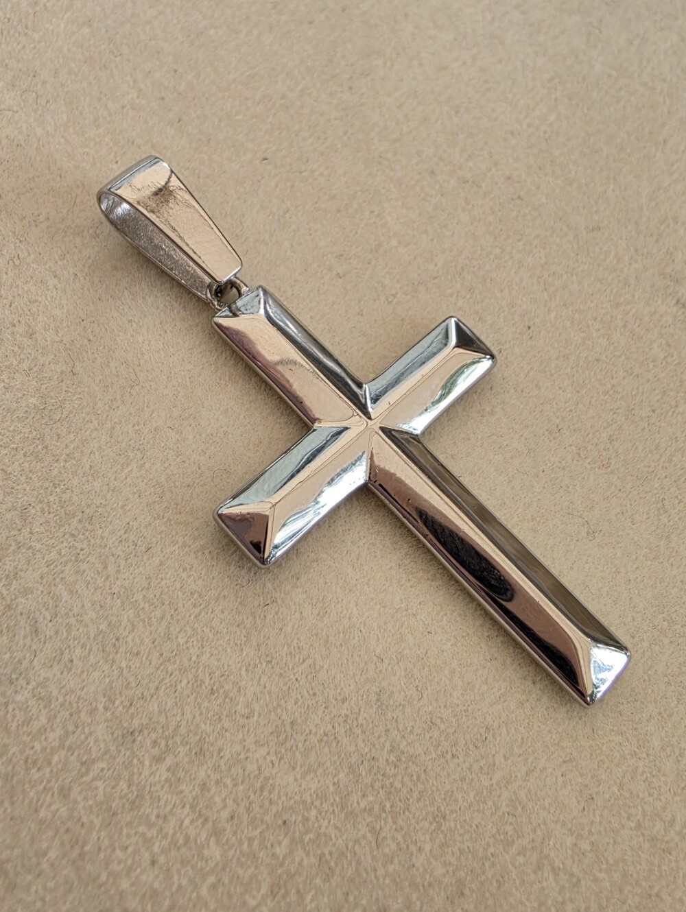 Sterling Silver Cross Pendant - 4.65g